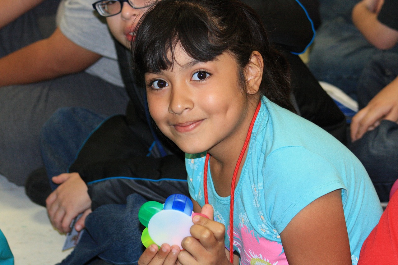 許華升最新搞笑視頻掀起歡樂風(fēng)暴，新篇章讓你笑不停歇！